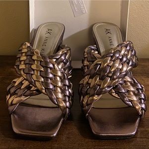 ANNE KLEIN Misty Crisscross Sandal Size 6.5